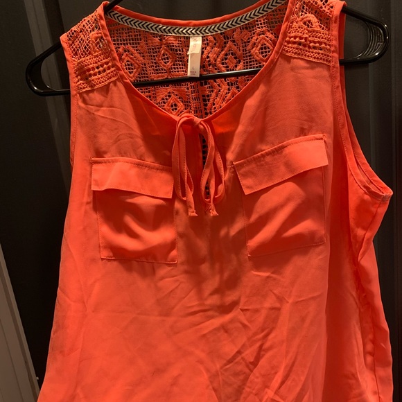 Cute summer blouse - Picture 1 of 3